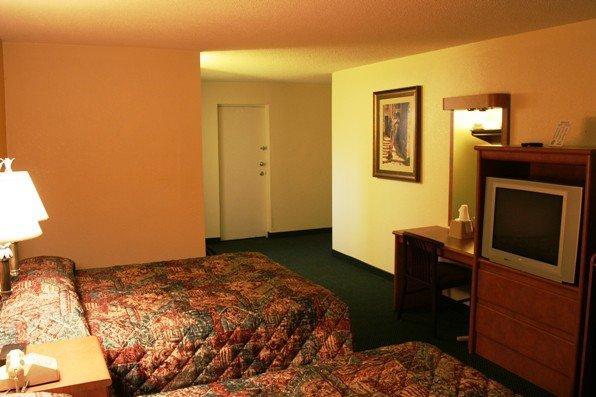 University Inn And Suites Tallahassee Exterior foto